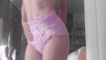 Video: sensually playing with my pink diaper
