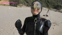 Xiaomeng Latex Breathplay at the Beach