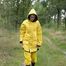 Miss Petra macht einen Spaziergang im Friesennerz, gelber Regenlatzhose und Gummistiefel (wiederholte Version)