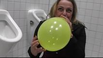 Lady Pia in the men´s room