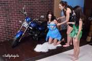 Lucky, Nelly, Xenia - Posing with motorbike (BTS)