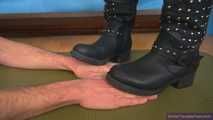 Daliah's boots vs hands