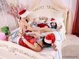 Lucky, Nelly, Xenia - Santa’s little helpers tie each other up on a bed (BTS)