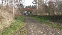 118005 Cynthia Vellons Pees Outside The Stable Gates