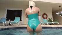 Asianrubberdoll in pool