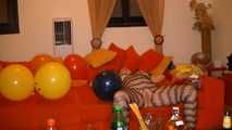 housparty with balloons  3