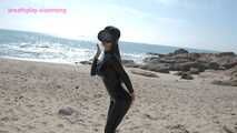 Xiaomeng Latex Breathplay at the Beach