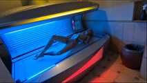 Horny Bitch fucked without a Condom in the Solarium