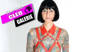 Tattoogirl Cleo in studio