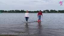 Walk in #rubberboots How the #wellies fine splash in the mud