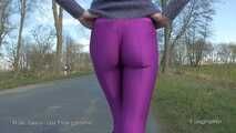 Purple leggings in April for butt lovers