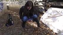078102 Rachel Takes A Cheeky Pee In An Apartment Block Garden