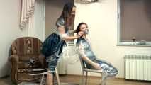 [From archive] Olivia & Niki - Trash bag fashion leads to wrapped on the chairs (video)