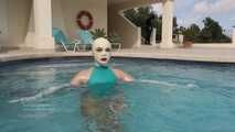 Asianrubberdoll in pool