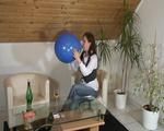crazy Juliette and the blue balloon