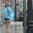 Elsa - in einen Regenmantel geholt (video)