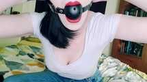 LOCKDOWN SPECIAL:  Mia in Only one thing keeps me quiet, a BALLGAG!