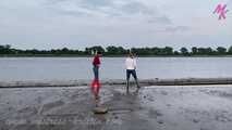 Walk in #rubberboots How the #wellies fine splash in the mud